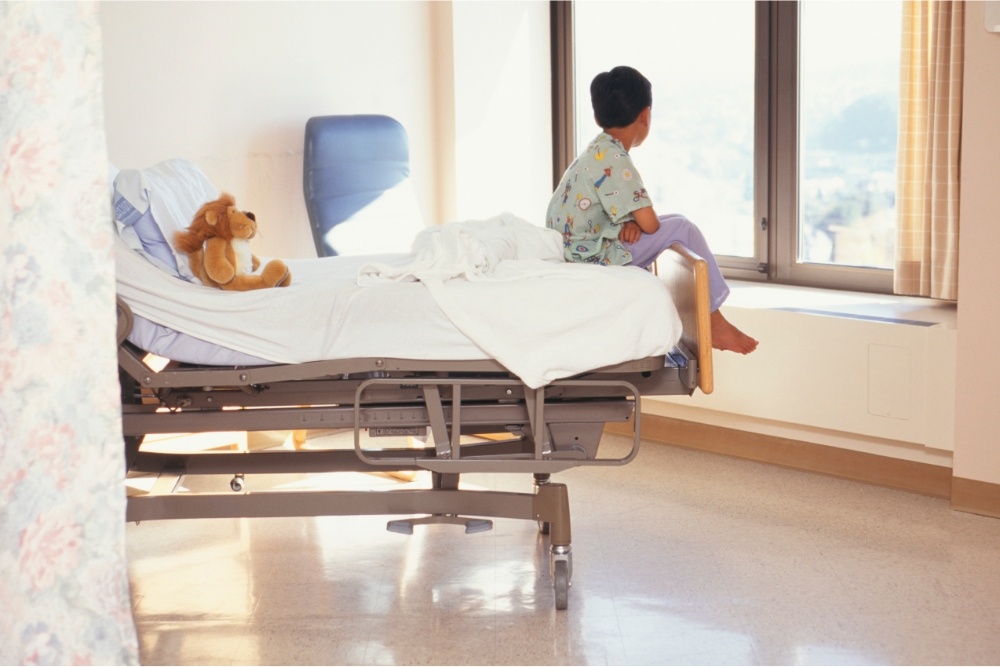 Teen painkiller addiction can start with a teen’s surgery that requires strong painkillers, Avenues Recovery reports.