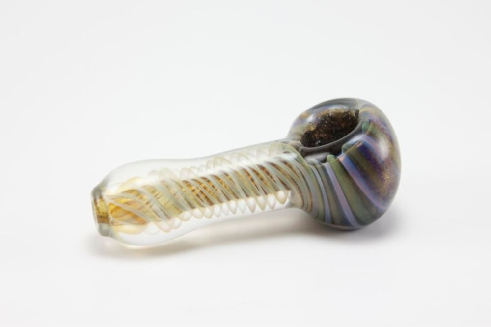 A meth pipe may be made of glass, with designs or patterns, Avenues Recovery notes.