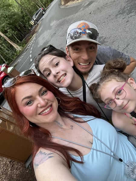 Image of happy family as Avenues Recovery shares Jacie's story