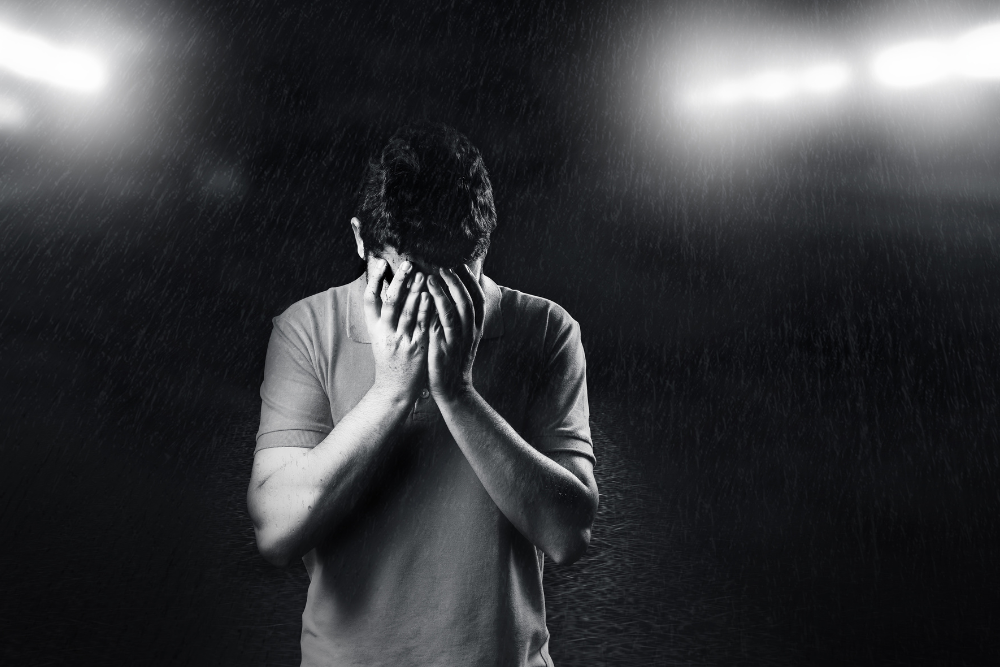 Coke bloat and depression are signs of cocaine addiction. By Avenues Recovery.