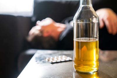 Mixing Sleeping Pills With Alcohol: The Dangers, Effects and Treatment