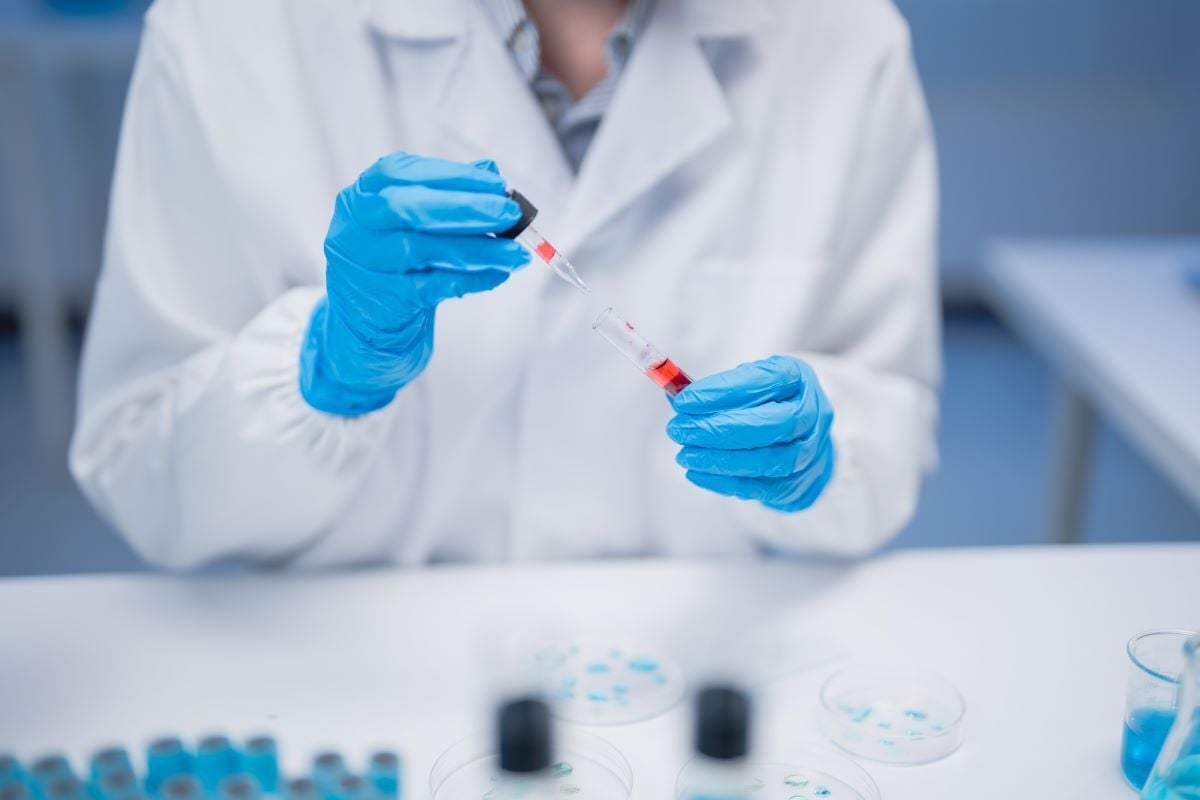 Image of scientist working in lab as Avenues Recovery explores designer drugs