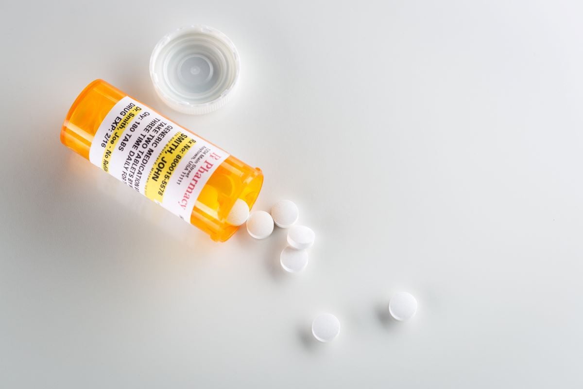 Image of pill bottle as Avenues Recovery explores medication for alcoholism