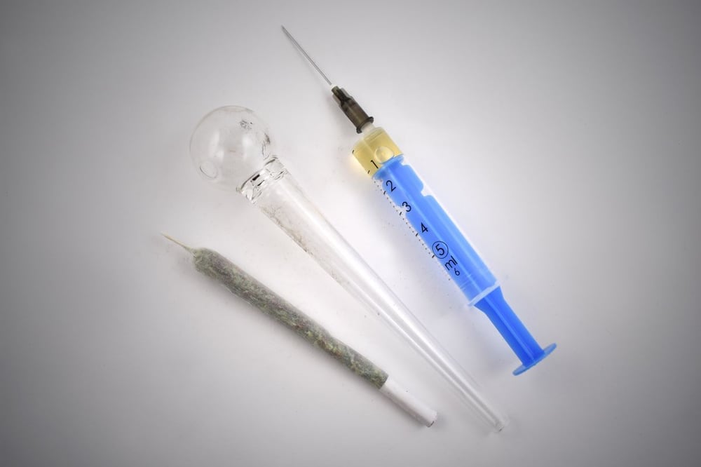 Image of syringe, pipe and pen as Avenues Recovery explores crack vs. meth