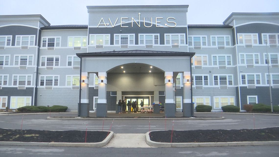 Indianapolis recovery center alumni share hope at 'Gobble and Go Turkey Giveaway'