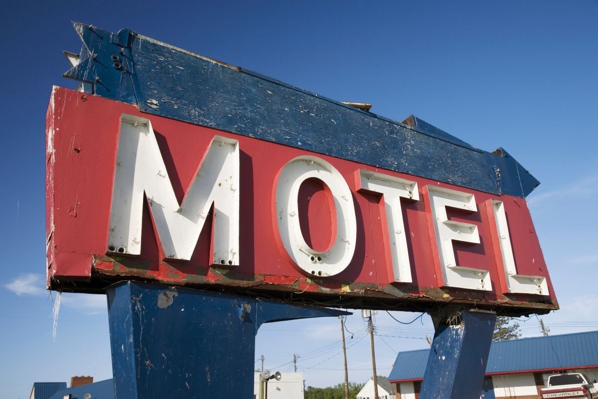 Maryland Motel 6 Investigation Uncovers Fentanyl, Firearms and Cash